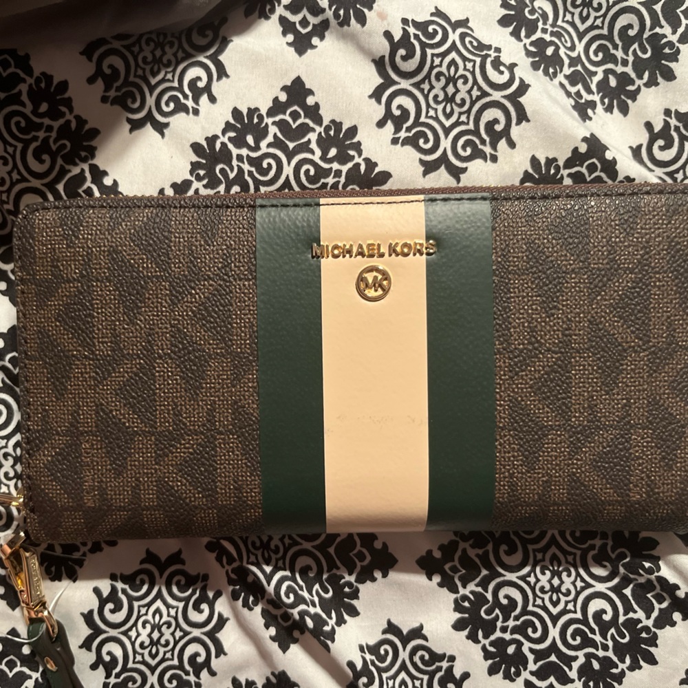 Michael Kors Wallet❤️